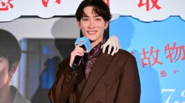渡辺翔太「黄色い歓声を期待してたのに静か…」 自虐トークで『事故物件ゾク 恐い間取り』試写会を笑いに包む