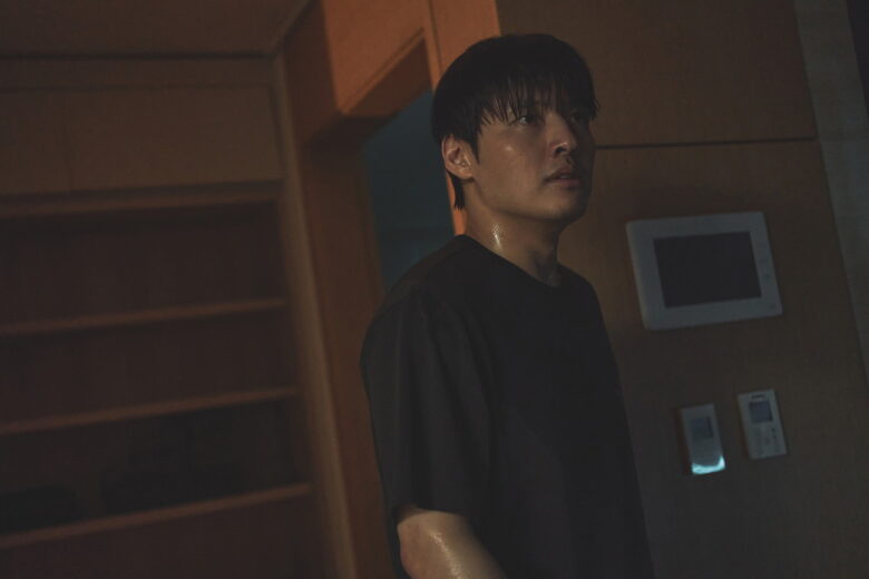 Netflix映画『84m2』独占配信中
