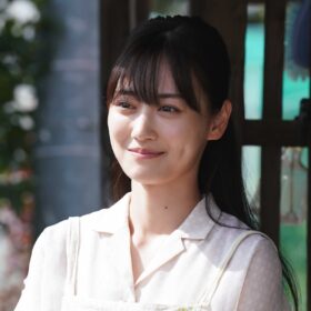 『火喰鳥を、喰う』