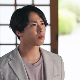 “超常現象専門家”宮舘涼太の眼差しに引き込まれる！『火喰鳥を、喰う』不穏な11カット公開