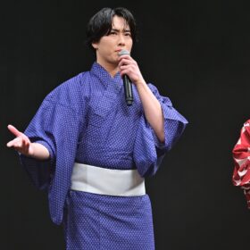 Snow Man宮舘涼太「夏休み明けの転校生気分で現場入り」 映画『火喰鳥を、喰う』完成披露