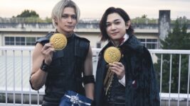 吉沢亮と眞栄田郷敦が“兄弟”対決！『ババンババンバンバンパイア』本編バトルシーン＆和やかなオフショット公開
