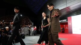 岡田准一『イクサガミ』で釜山国際映画祭に登場！ 世界に届ける日本ドラマのゲームチェンジャー