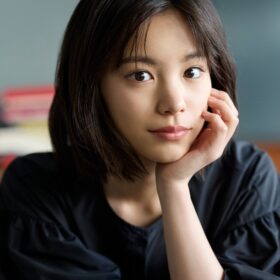當真あみ、自分とは「真逆の女の子」役で声優挑戦！『パリに咲くエトワール』来春公開