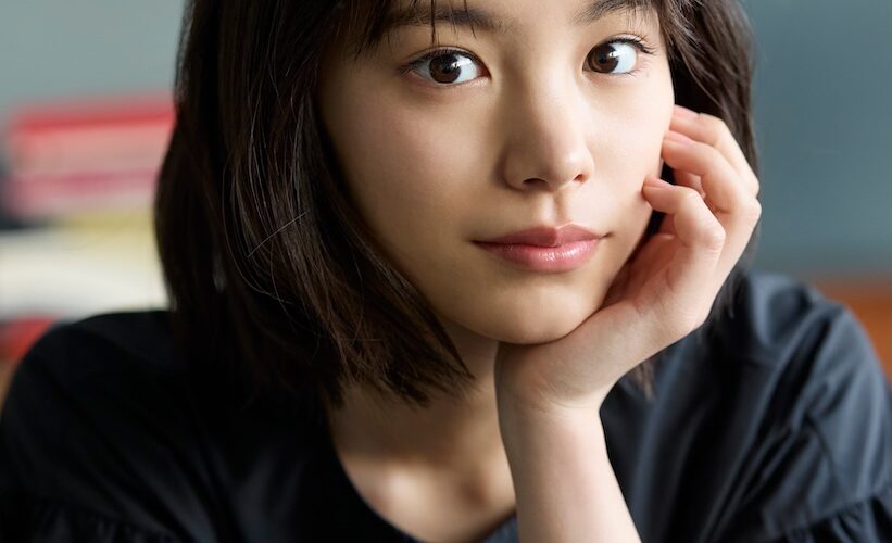 當真あみ、自分とは「真逆の女の子」役で声優挑戦！『パリに咲くエトワール』来春公開
