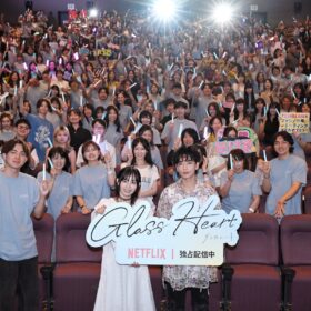佐藤健＆宮﨑優、熱狂の「グラスハート体感上映会」！ ファンと一体で最終話ライブを堪能