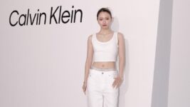 山本舞香、ヘソ出しズリ下げパンツコーデで魅了！「いつか子どもができたら」と夢を語る
