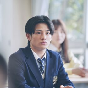 AmBitious・真弓孟之、映画初出演で堂々の存在感！ 先輩・長尾謙杜との関西コンビが放つ化学反応