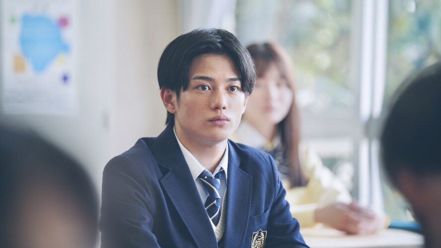 AmBitious・真弓孟之、映画初出演で堂々の存在感！ 先輩・長尾謙杜との関西コンビが放つ化学反応