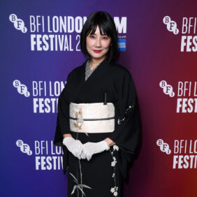 吉田羊、“通訳なし”流暢な英語を披露！ 松竹梅柄の着物＆猫の帯身につけロンドン映画祭へ