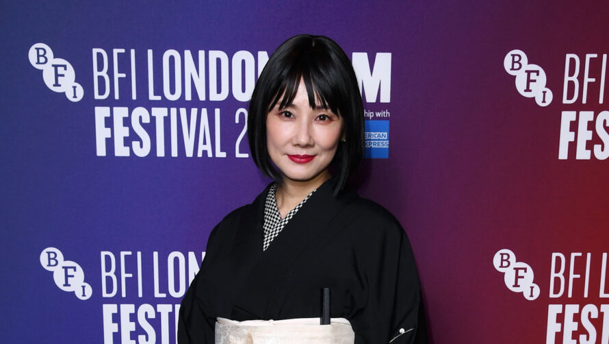 吉田羊、“通訳なし”流暢な英語を披露！ 松竹梅柄の着物＆猫の帯身につけロンドン映画祭へ