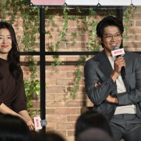 小栗旬「この作品が皆さんの癒しになったら」 Netflix『匿名の恋人たち』ファンイベント開催