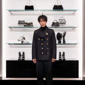 Snow Man岩本照がプレゼントしたい相手は深澤辰哉？ 「DOLCE&GABBANA Holiday Season Celebration」レポート