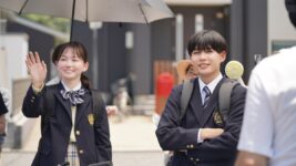 長尾謙杜×山田杏奈、笑顔あふれる撮影現場 『恋に至る病』特別番組も始動