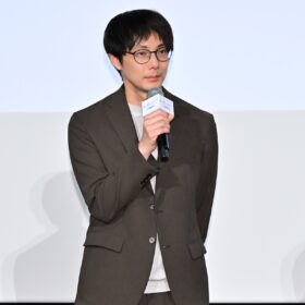 『君の顔では泣けない』