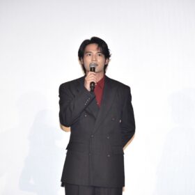 火喰鳥を、喰う