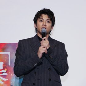 山田裕貴、佐藤二朗の怪演に脱帽「最大のリスペクトをこめて、怖い存在でした」 『爆弾』大ヒット御礼舞台挨拶