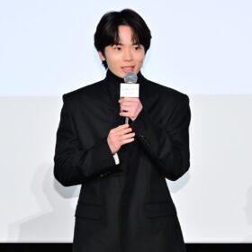 『君の顔では泣けない』