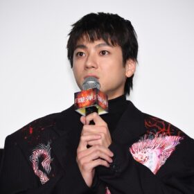 山田裕貴主演『爆弾』公開4日で興収5.2億円突破！ 初日舞台挨拶は歓声と拍手の“爆発”状態に