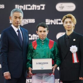 「ロンジン賞 第４５回ジャパンカップ」の表彰式