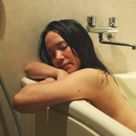 妻を浮気させようとする夫と、夫の肉体に強く惹かれる妻…執着と偏愛の行き着く先は？