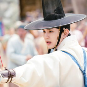 『花が咲けば、月を想い』