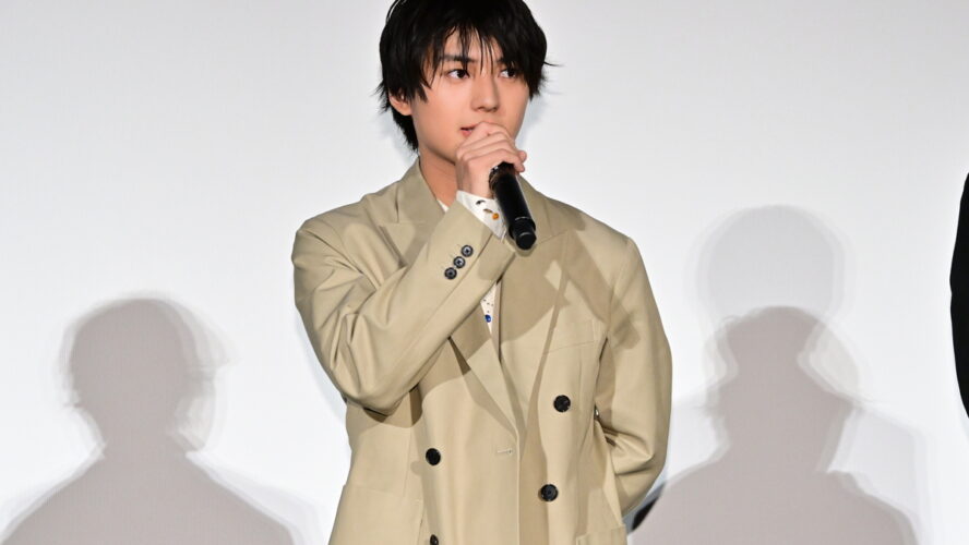 荒木飛羽『炎かがよへ』で初主演＆初の本格殺陣に挑戦！ 「ホテルの部屋でも木刀を壁にぶつけないように練習を」