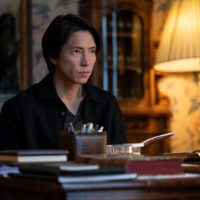 山下智久、危ういほど美しい“潜水”『神の雫／Drops of God』シーズン2で心が揺さぶられる