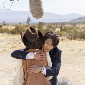 山下智久、8年ぶり映画主演『正直不動産』アメリカロケ　砂漠での“正直営業”に挑む