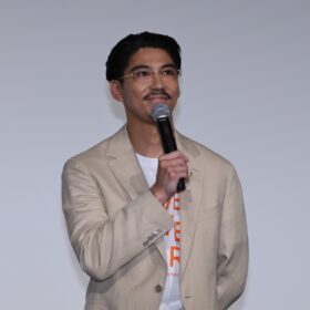 賀来賢人、穂志もえかを「絶対に彼女」と確信　『Never After Dark』相思相愛キャスティング秘話