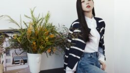 BLACKPINK・JISOO、クラシック＆モダンコーデが爽やか　トミー ヒルフィガー2026春の顔に！
