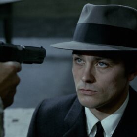 アラン・ドロン、映画史に残る“孤独な殺し屋”の原点　伝説の名作『サムライ』4Kレストア公開