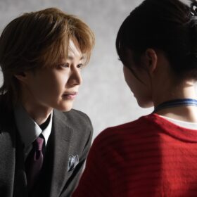 今野大輝、俺様気質で魅せる『その天才様は偽装彼女に執着する』予告公開！ 濡れ髪ショットも話題