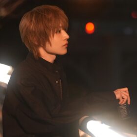 (C)村山犬・ちかふじ・ライブコミックス/「その天才様は偽装彼女に執着する」製作委員会