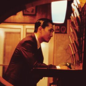 【花様年華 25周年特別版】は