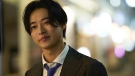 山﨑賢人、主演作『殺人の門』をカンヌでアピール！ 現地プレゼンでコメント映像上映