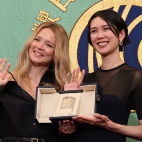 カンヌ女優賞W受賞のヴィルジニー・エフィラ＆岡本多緒会見　濱口竜介監督と語る『急に具合が悪くなる』