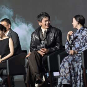 の配信記念イベントが6月29日に開催。キャストの小栗旬、蒼井優、広瀬すず、林遣都、竹野内