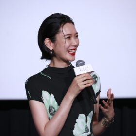岡本多緒が語るヴィルジニー・エフィラとの日々 『急に具合が悪くなる』舞台挨拶
