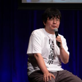 『令和に官能小説作ってます』
