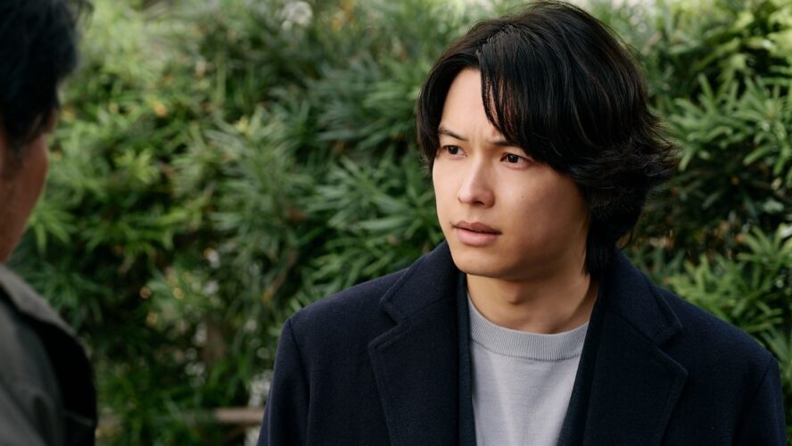 松村北斗が背負う“容疑者の息子”という宿命　『白鳥とコウモリ』で交錯するそれぞれの正義