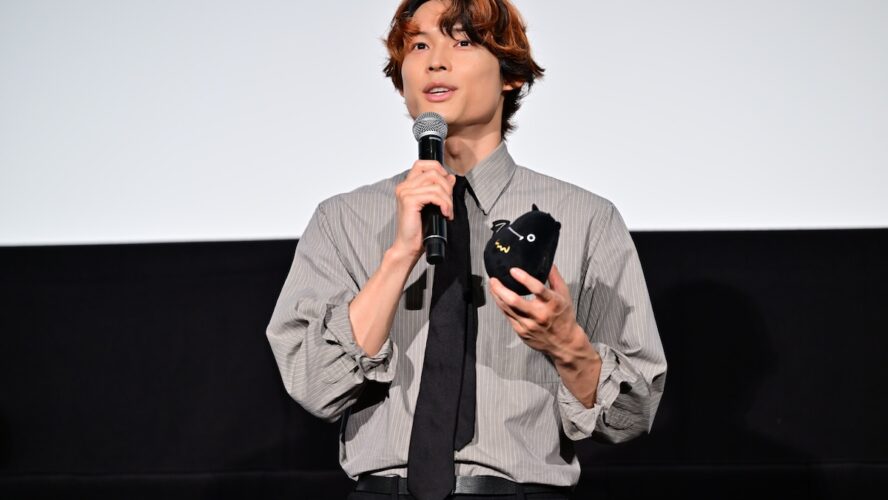 松村北斗、『白鳥とコウモリ』ラストシーンの苦悩明かす「家で用意した以上のものが出ました」