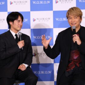 香取慎吾、初共演・赤楚衛二を「かっこいい子」と絶賛！ シリアスな役どころも最後は熱いハグ