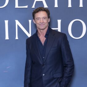 イケおじたちのスーツ姿に胸キュン！ ヒュー・ジャックマン＆アンドリュー・ガーフィールドら、ロロ・ピアーナをまとい登場