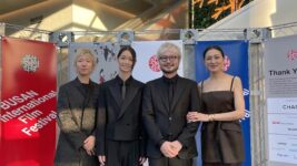 大倉琉人、初主演映画『はじまりのさよなら』で釜山国際映画祭に登場！ 板谷由夏らとレッドカーペットに