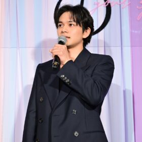 北村匠海、佐野晶哉からの誕生日サプライズに感激！『君の話』完成披露で29歳の抱負を語る
