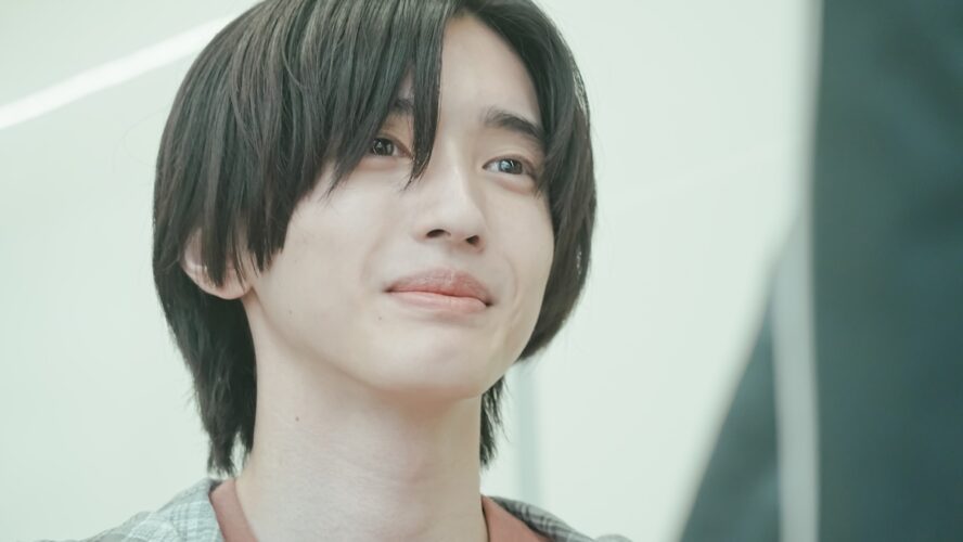 道枝駿佑、別れを予感させる切ないまなざし 『君が最後に遺した歌』が描く10年の愛の軌跡