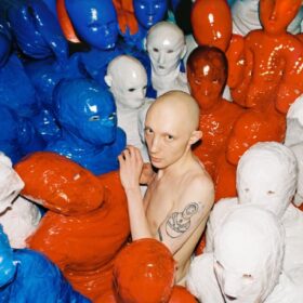 『クイーンダム／誕生』