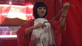 ヘビ女に人間ポンプ、ロクロ首まで!? 最後の見世物小屋を追ったドキュメンタリーが新春アンコール上映